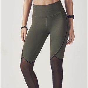 Fabletics Hadley 7/8 high waisted army green tight